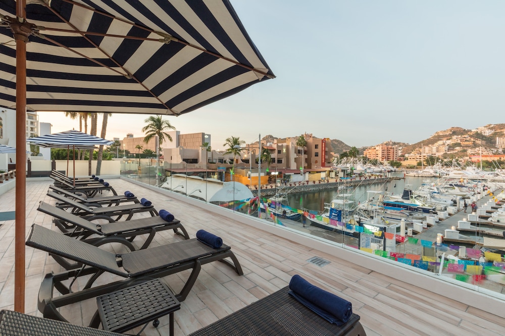 Marina Fiesta Resort and Spa 53/62