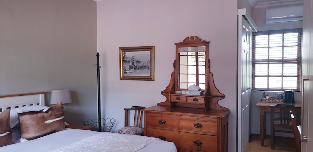 Room, Single, Double Bed
