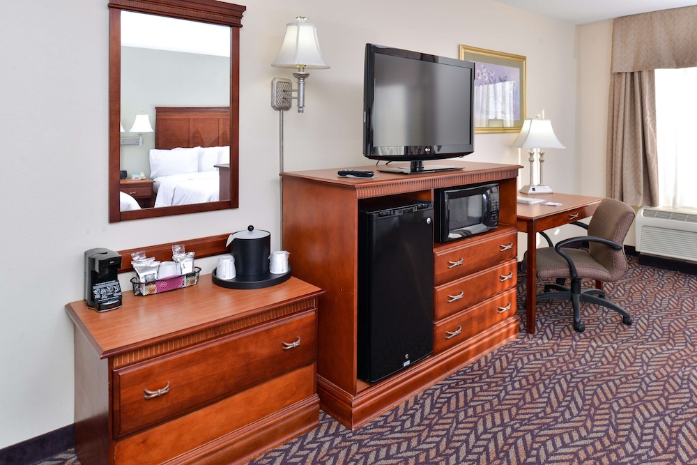 Hampton Inn Suites Dayton Vandalia 48/68