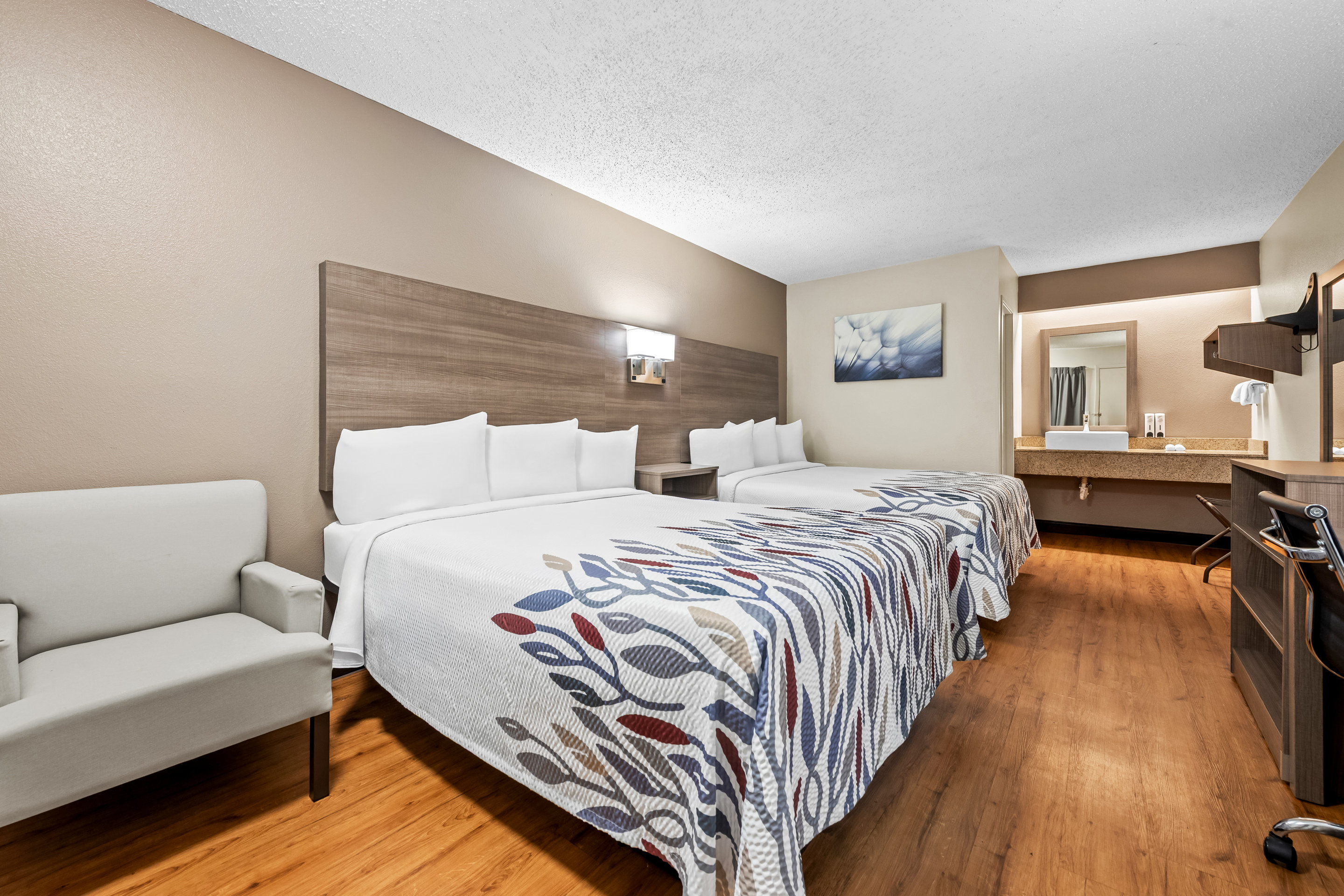 DELUXE, 2 QUEEN BEDS