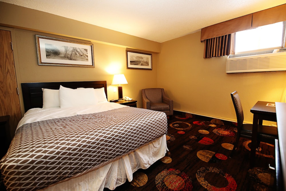 Stonebridge Hotel 18/75