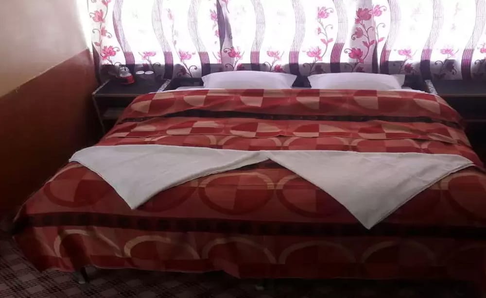 Pangong Holiday Cottages 3/20