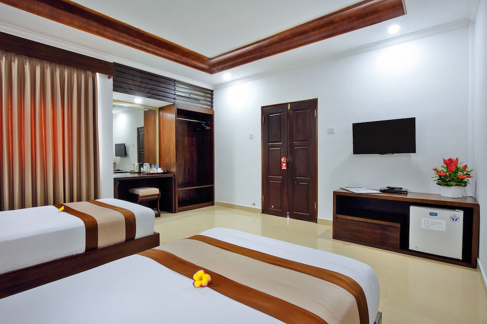 DEWI SRI HOTEL 35/70