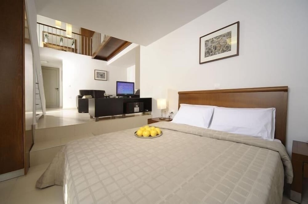 Lenikos Resort 4/30