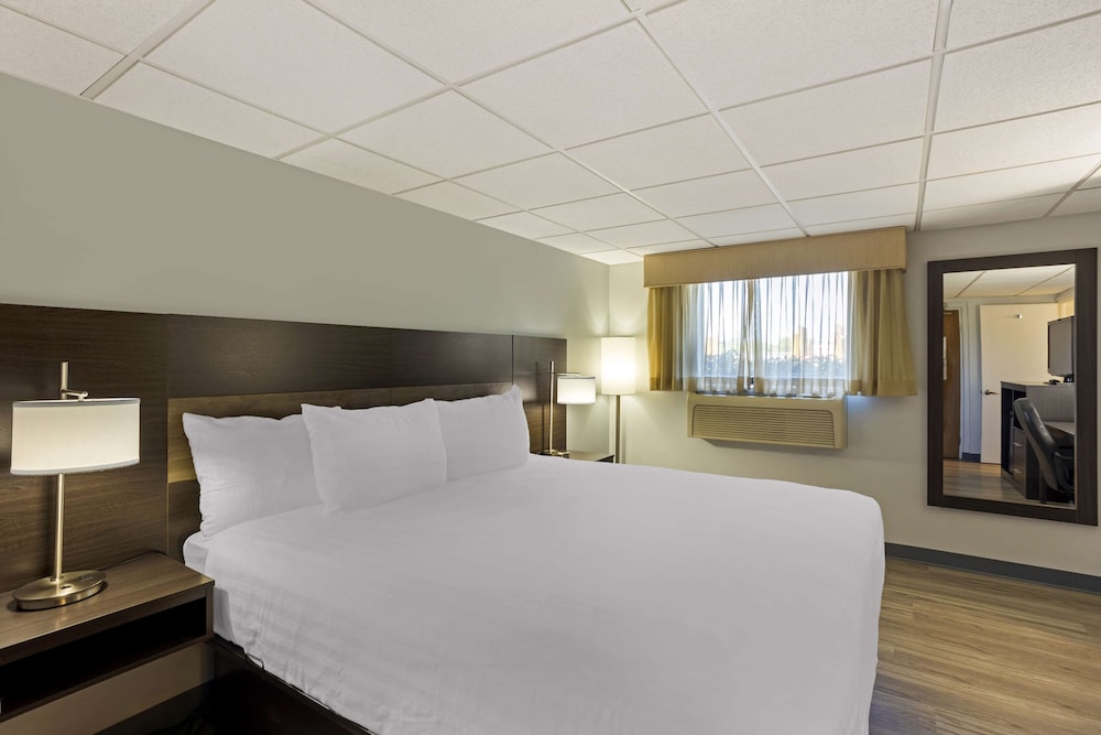غرفة قياسية بسرير كينج، Best Western Dubois Hotel 2/2