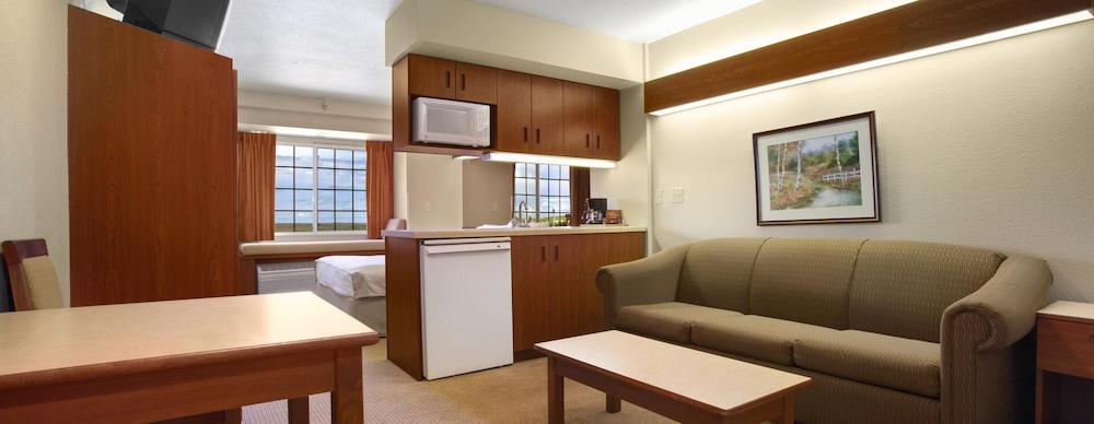 Microtel Inn Suites By Wyndham Rice Lake 20/33