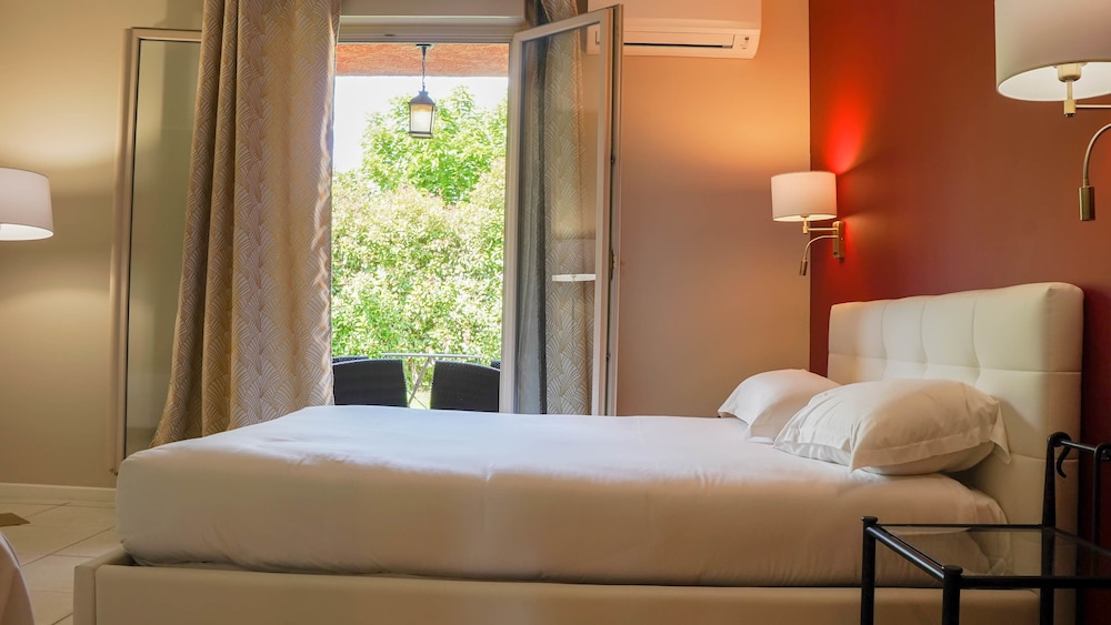 Hotel Les Jardins de La Madrague 19/65
