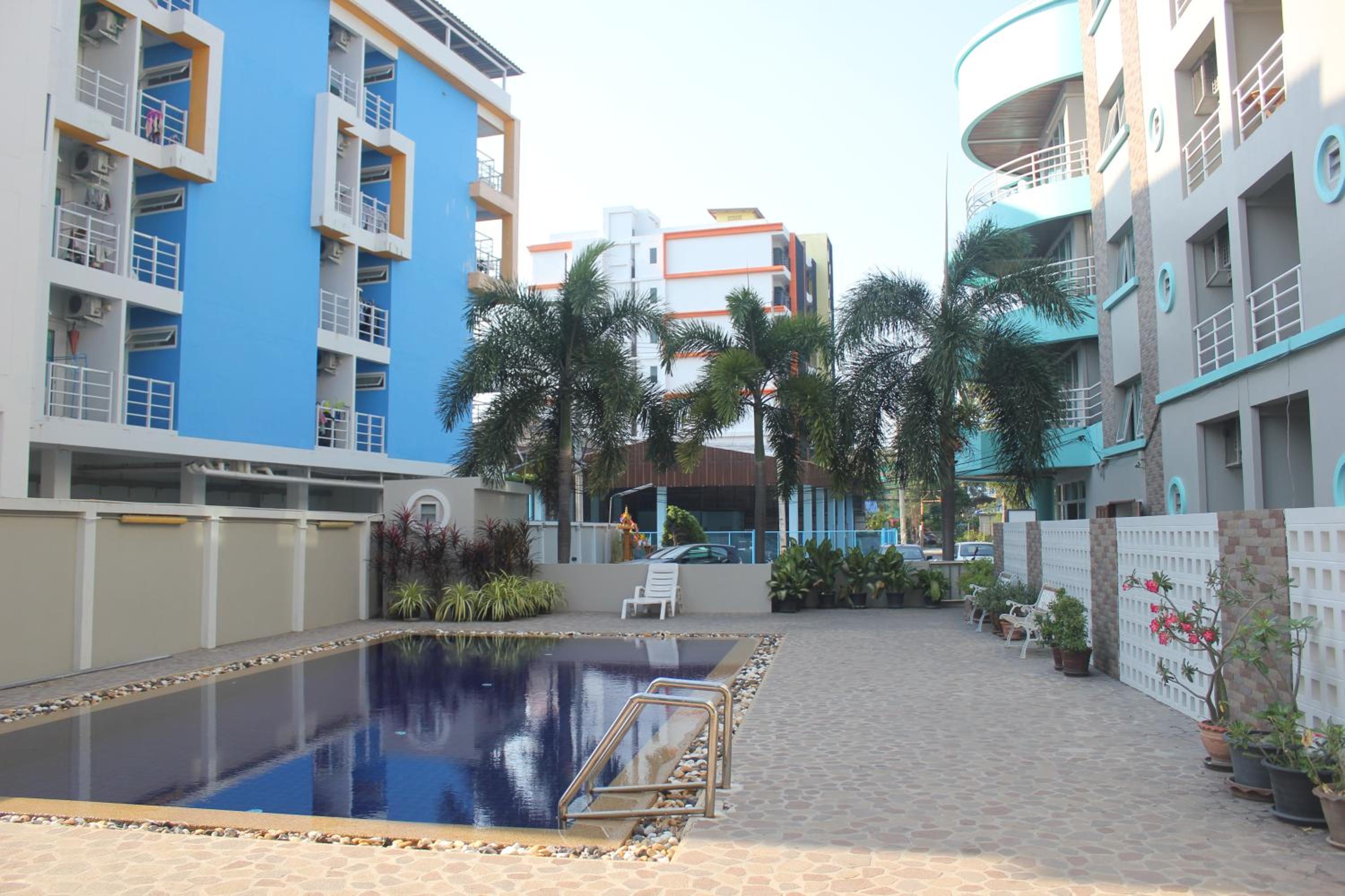 Lomsabai Apartments 77/79