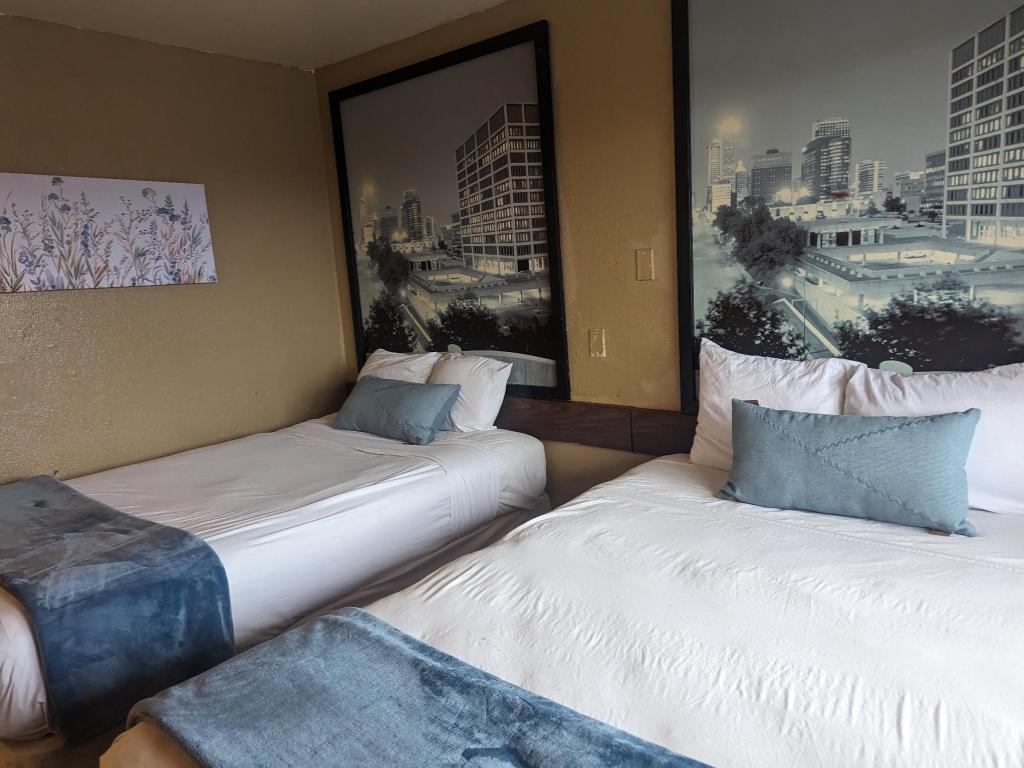 Extra, Twin Beds, Smoking