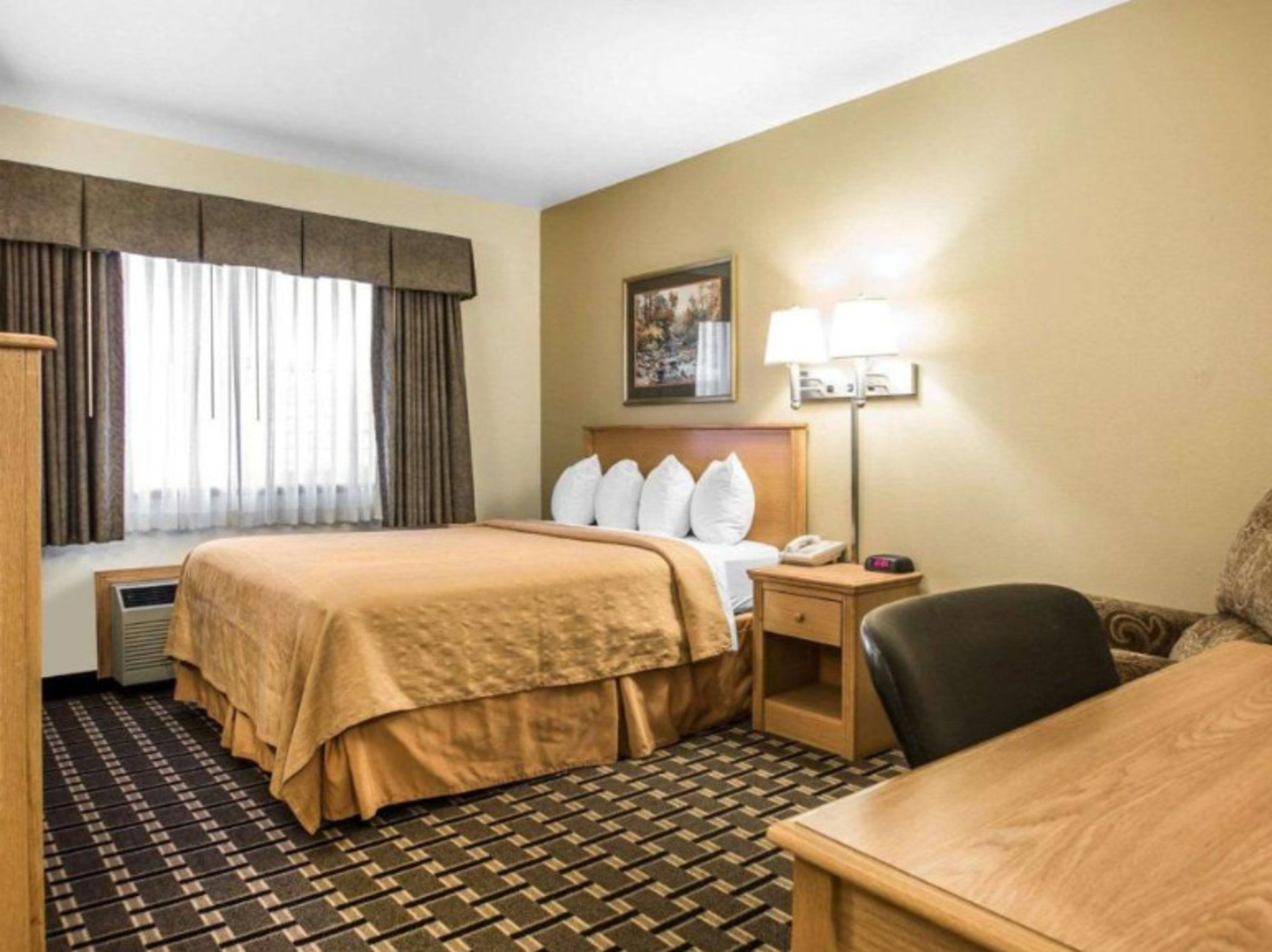 Room, Queen Bed, Quality Inn Mauston I-90 6/7