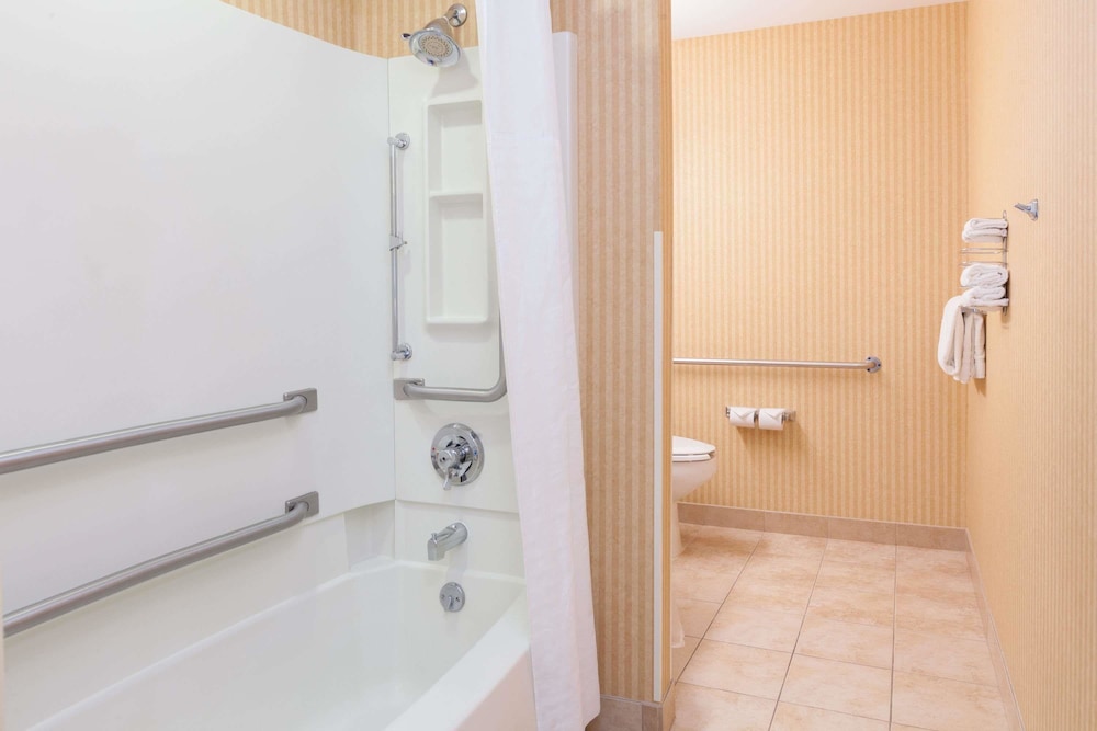 Microtel Inn & Suites By Wyndham Charleston Wv 37/37