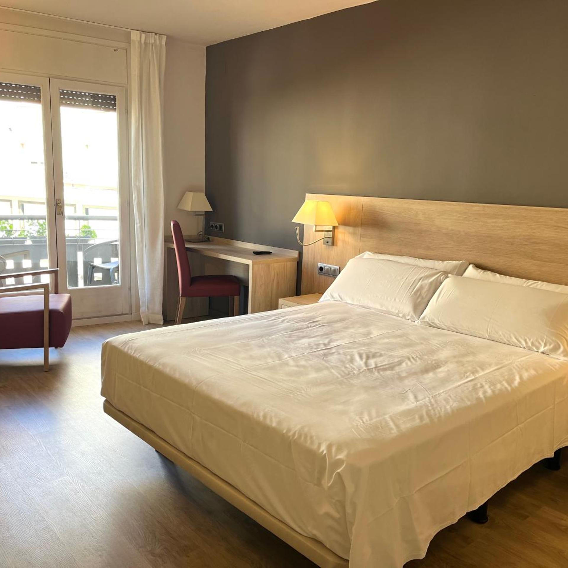 Room, Triple, Balcony