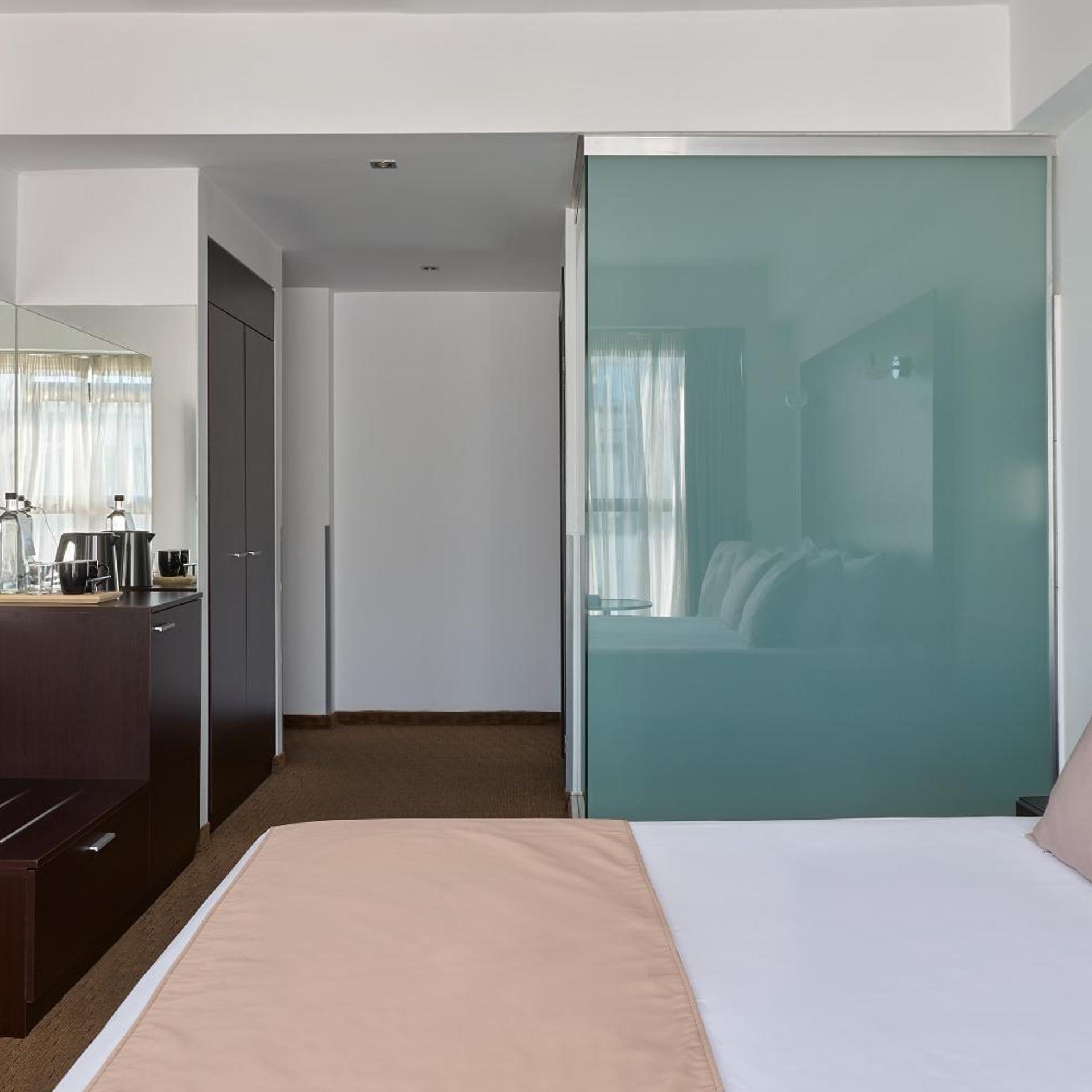 Grand Superior, King Bed, Breeze Boutique Hotel 4/7