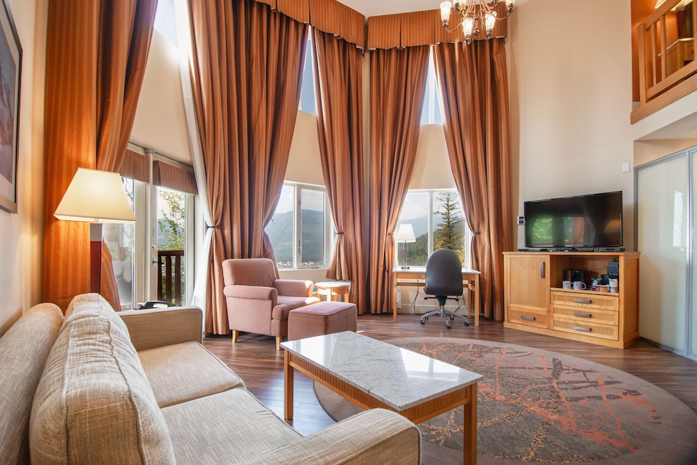 Coast Hillcrest Hotel 32/49