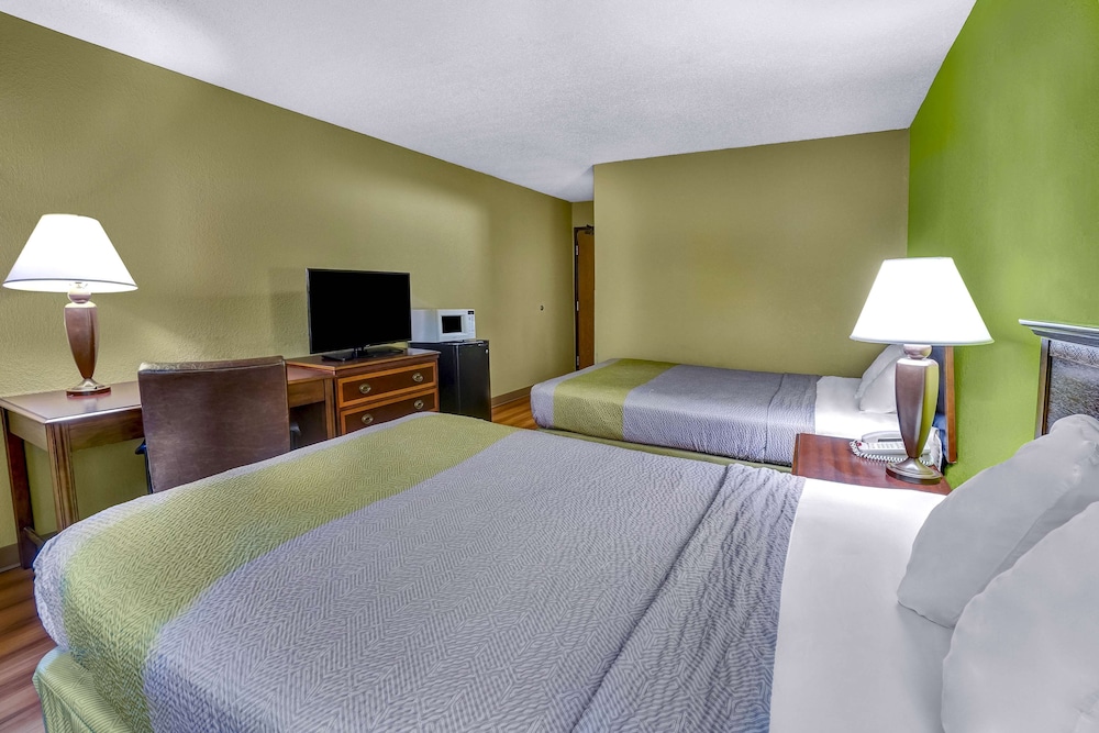 غرفة قياسية بسريرين مزدوجين للمدخنين، Motel6 Morehead, KY 5/10