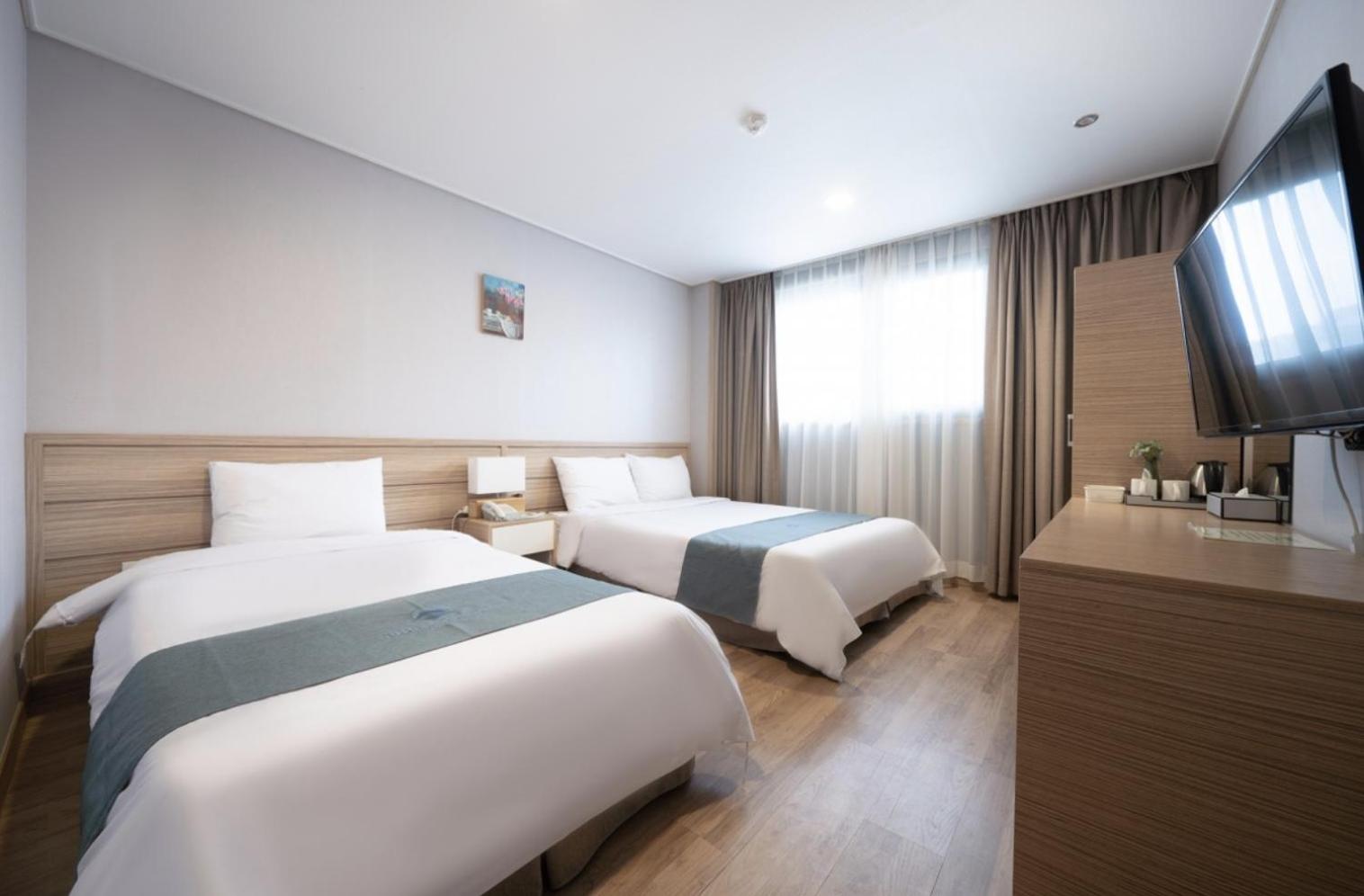 ECONOMY, TWIN BEDS