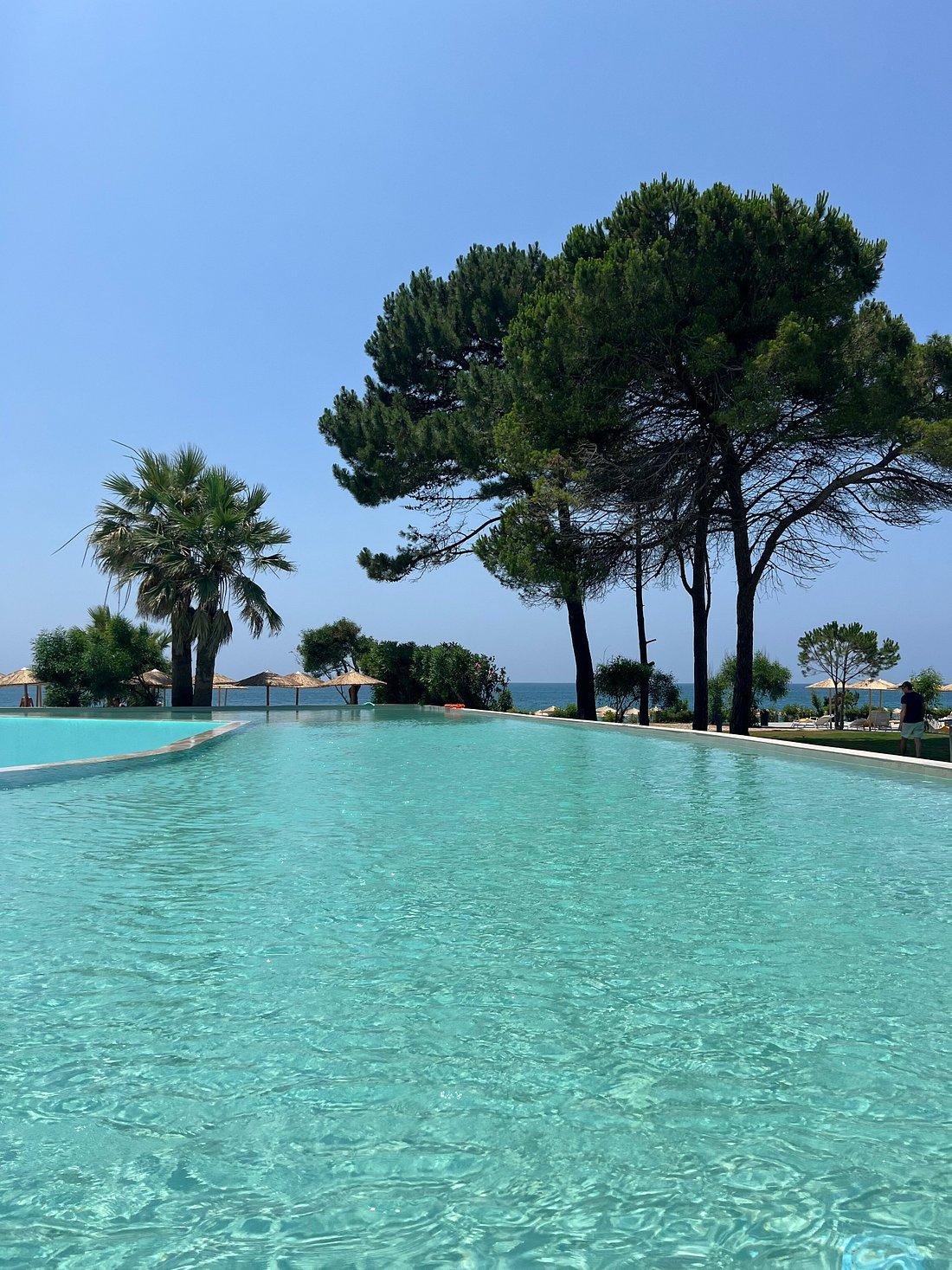Ninos Grand Beach Hotel & Resort 20/23