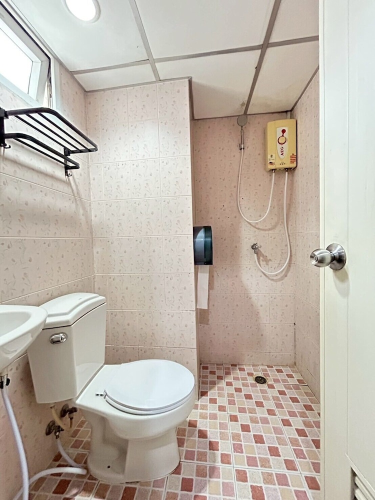 Khaosan Art Hotel 74/75