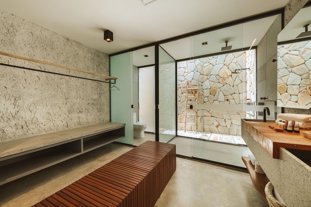 Tuju boutique hotel by SHE 13/50