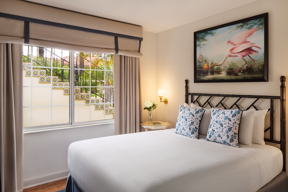 Mini, Double Bed