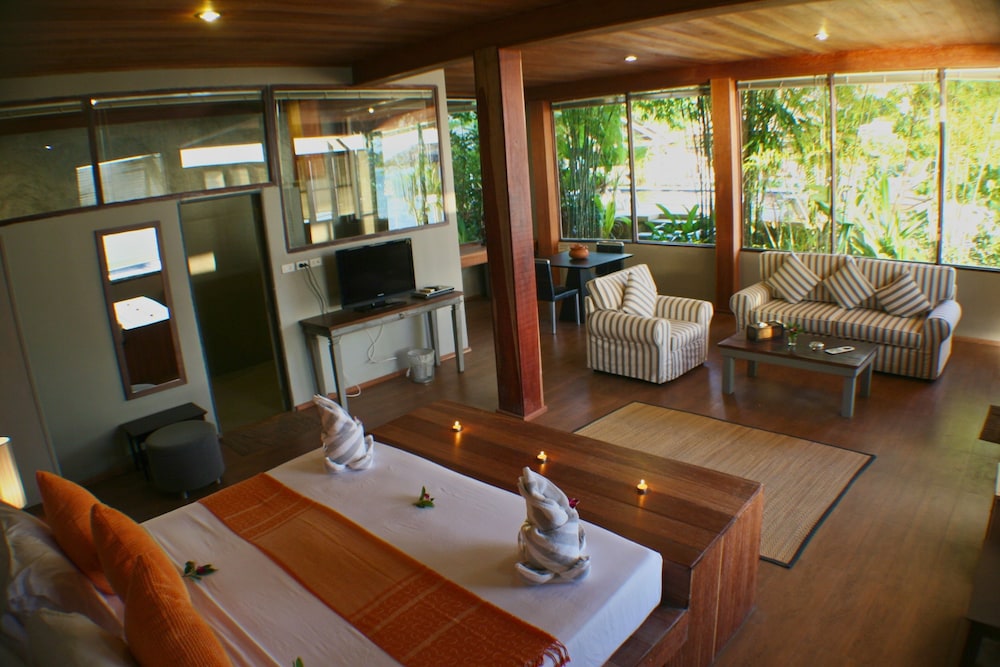 Milky Bay Resort 51/81