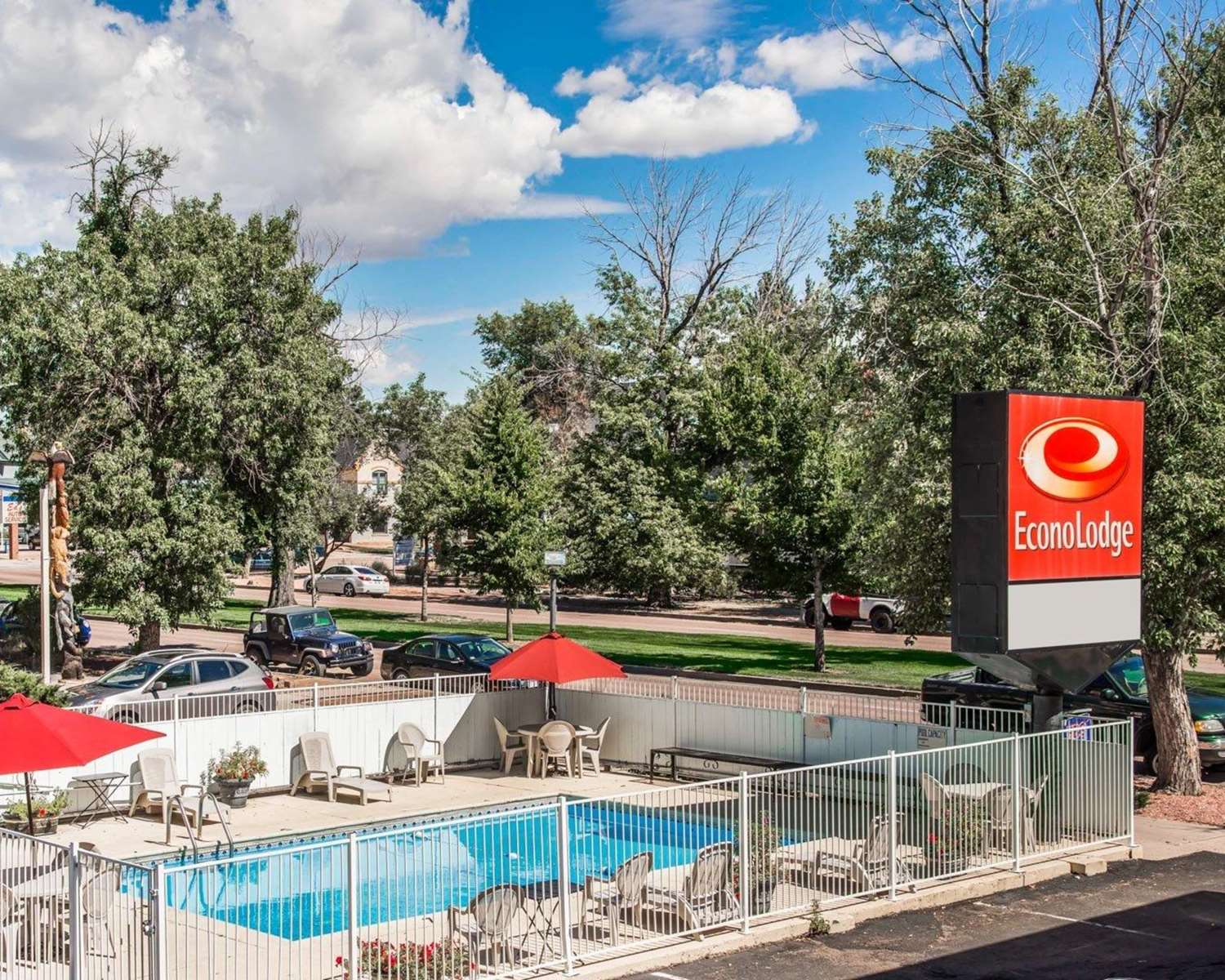 Econo Lodge Downtown Colorado Springs CO 14/18
