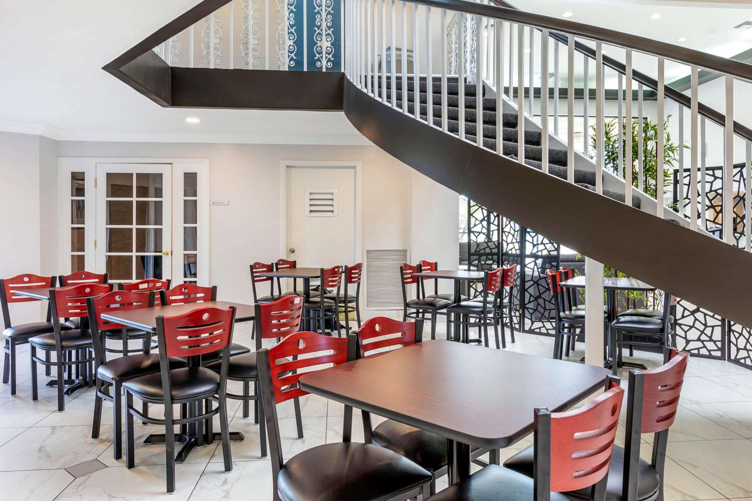 The Buena Park Hotel and Suites 29/34