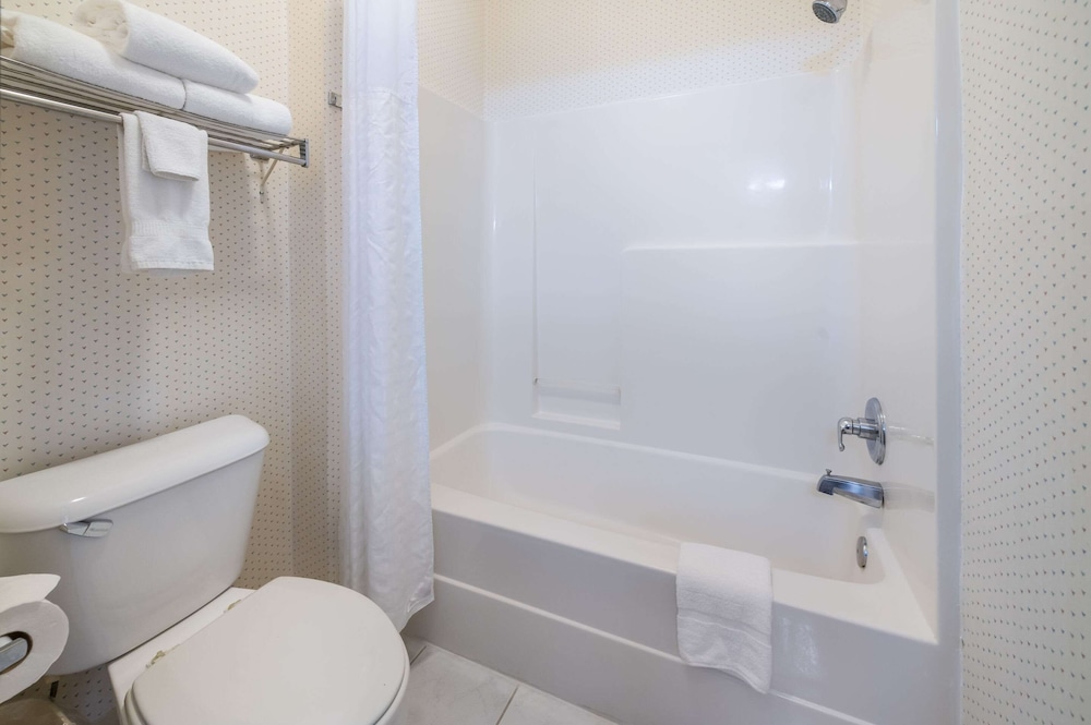 Rodeway Inn Urbana Champaign University Area 7/33