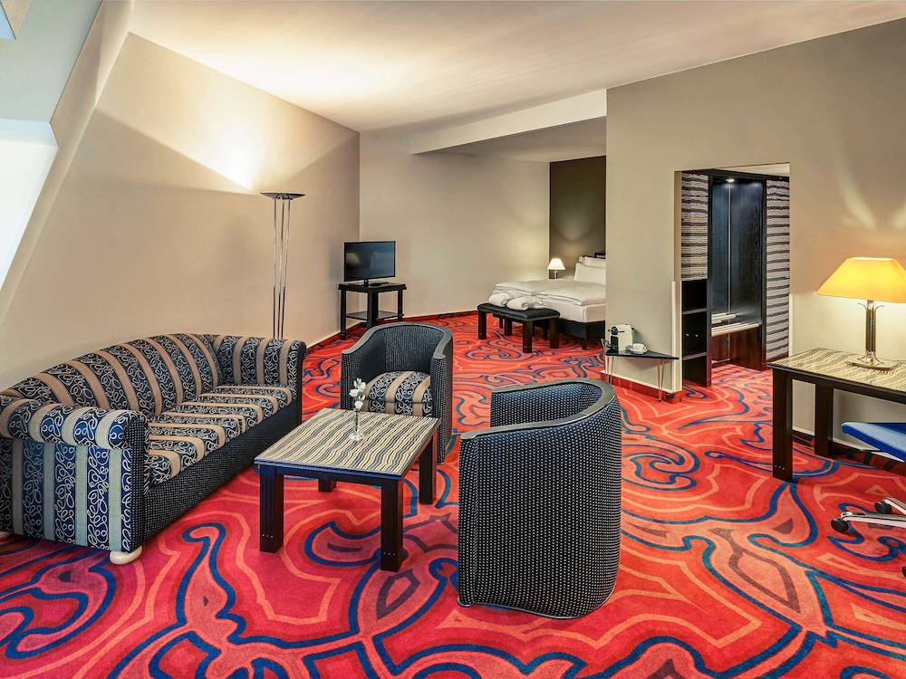 Mercure Hotel Berlin Tempelhof 42/73