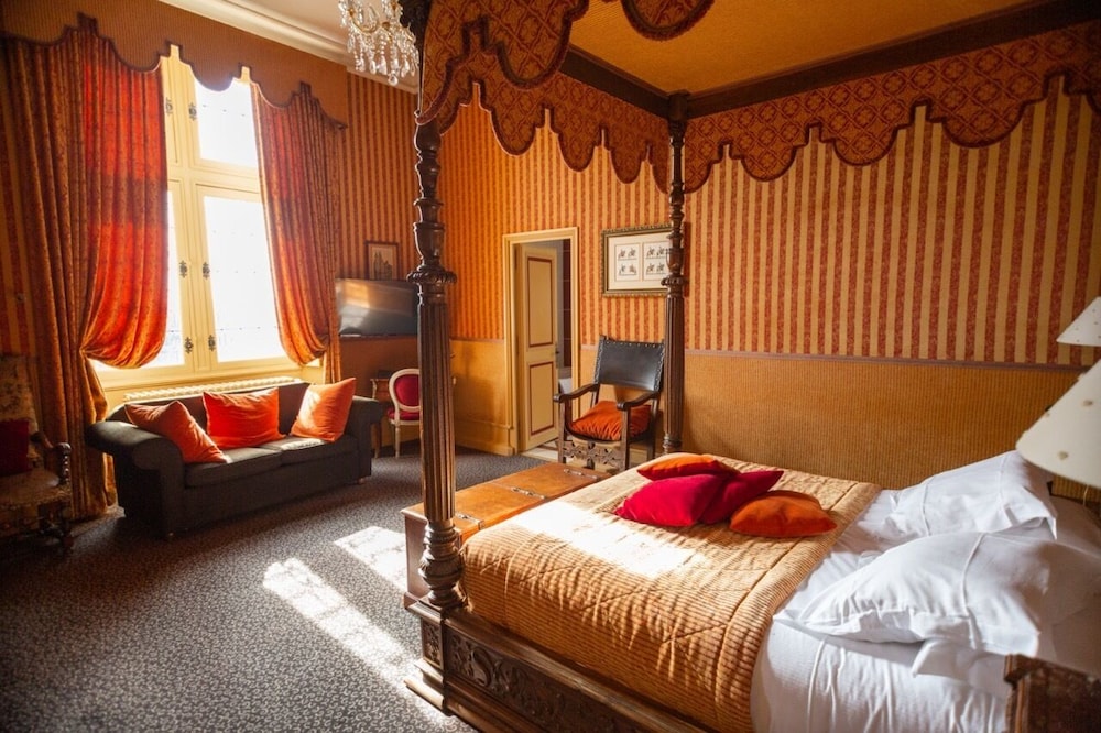 Prince, Luxury, King Bed, Garden View