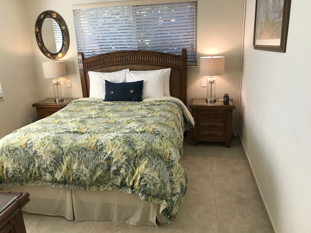 Casitas Coral Ridge formerly Estoril Paradise Inn 19/50