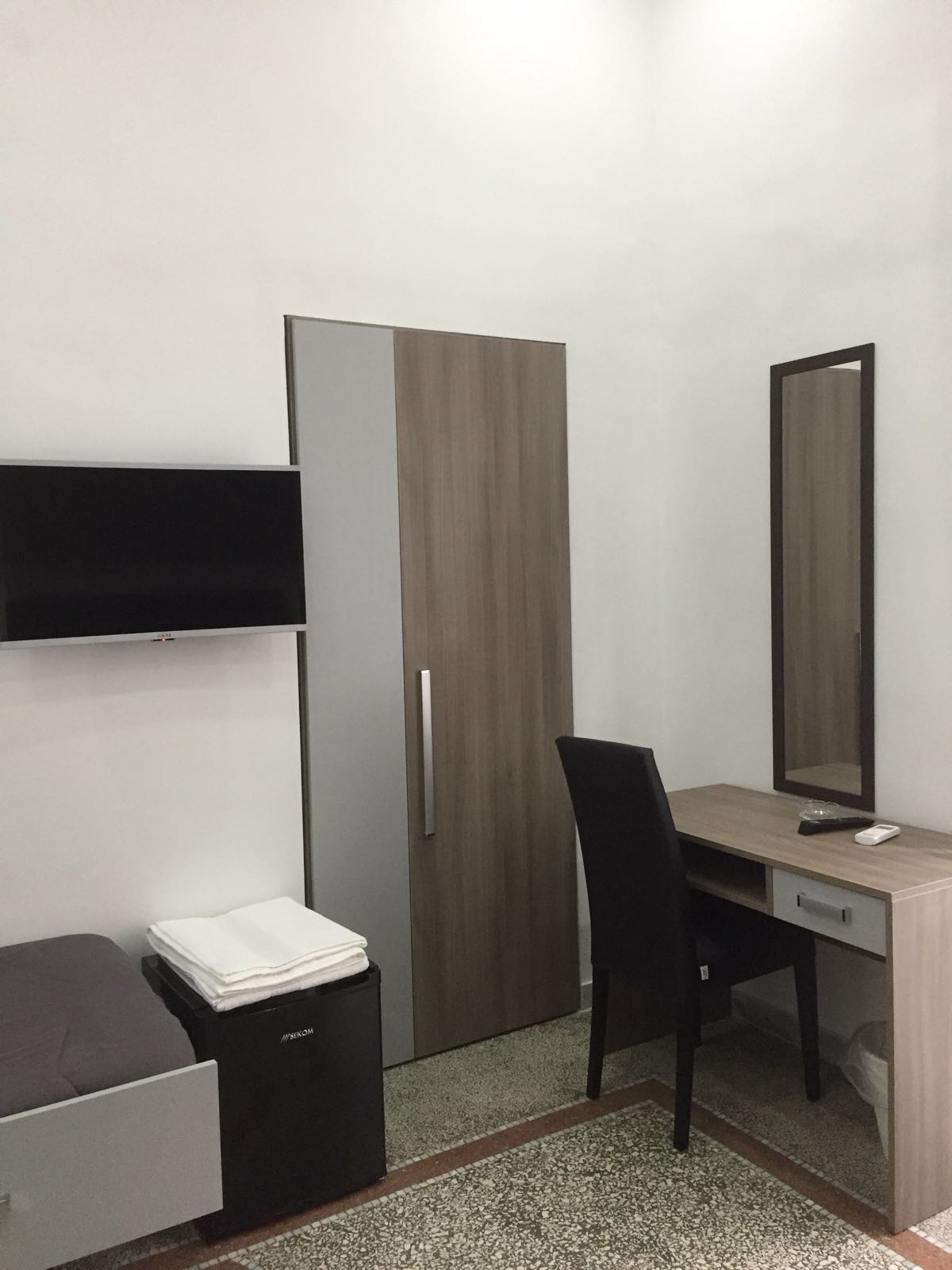 MB95 - Mezzocannone Luxurious Bed&Breakfast 14/15