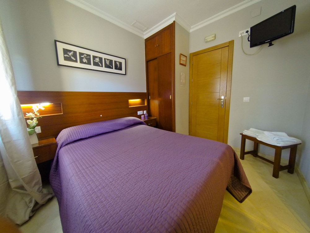 Hostal La Muralla 17/48