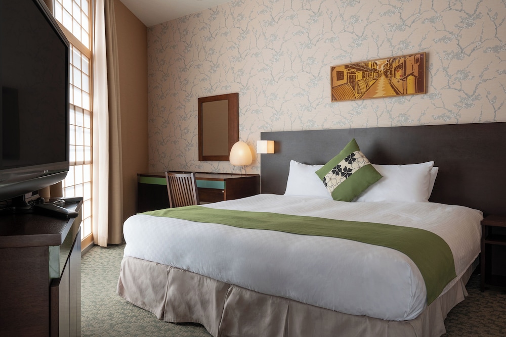 DELUXE, KING BED