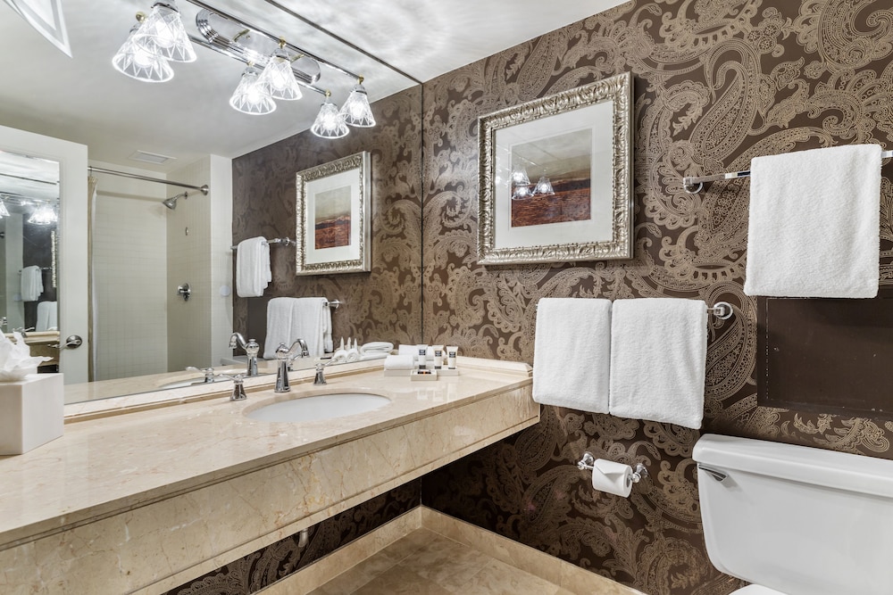 غرفة سيغنتشر بريميير بسريرين كوين، Omni Houston Hotel 10/10