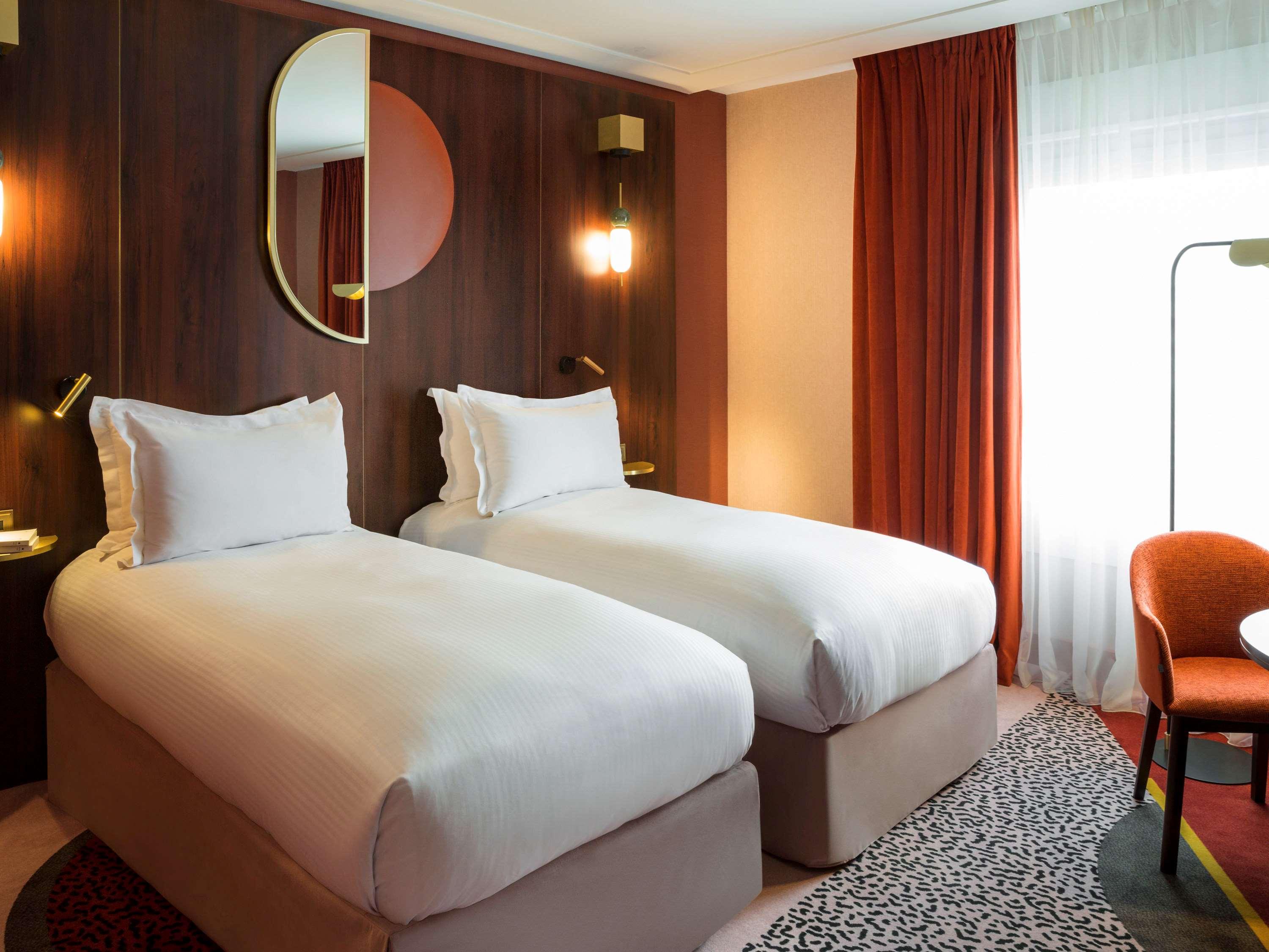 DELUXE, DOUBLE BED