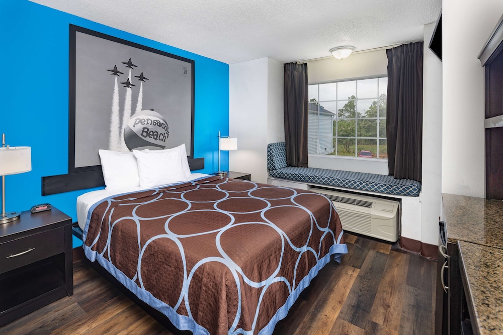 Super 8 By Wyndham Pensacola 23/49
