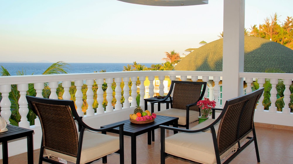 Monaco Suites De Boracay 26/44
