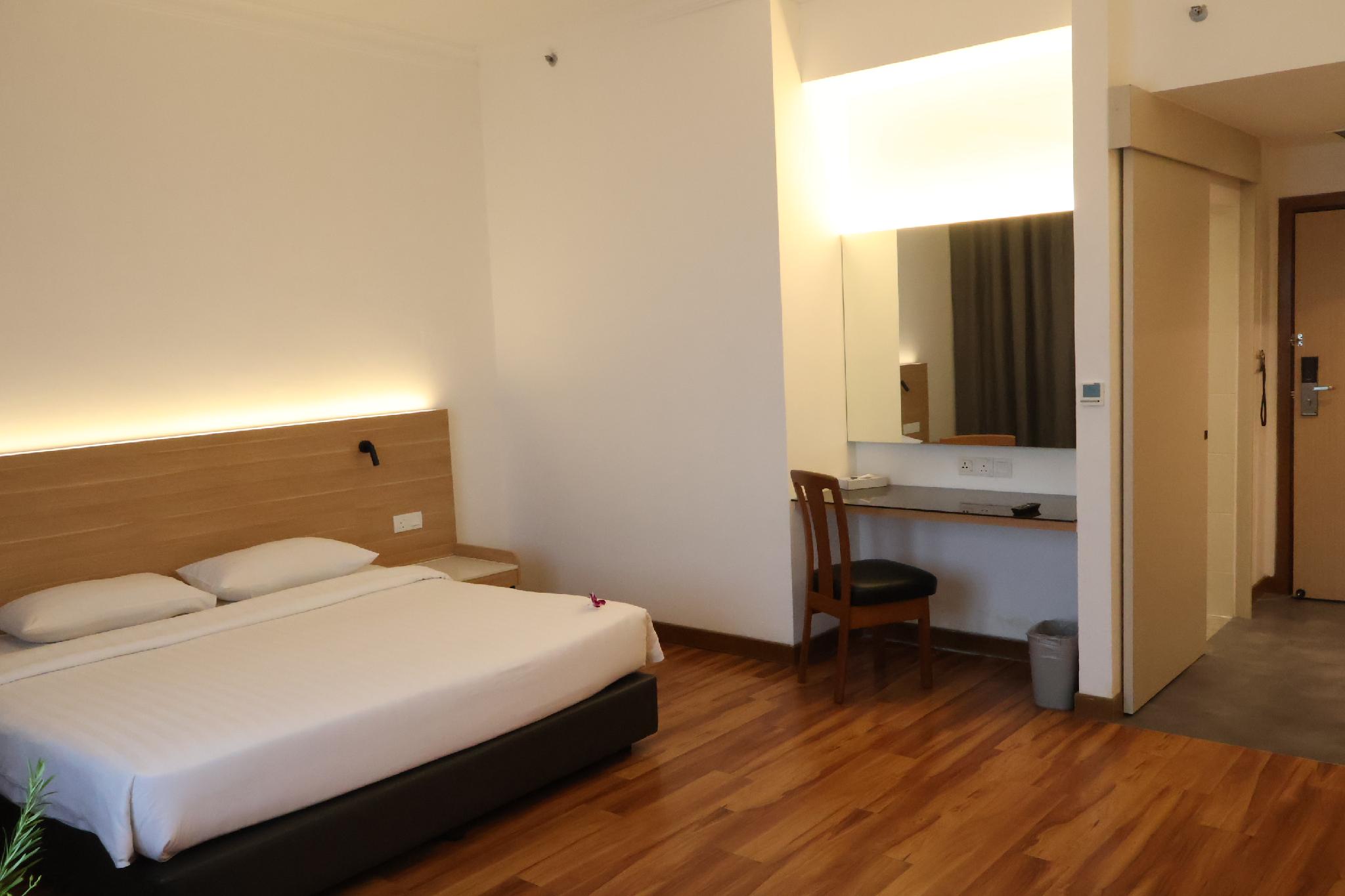 Renovated, Guest Room, King Bed