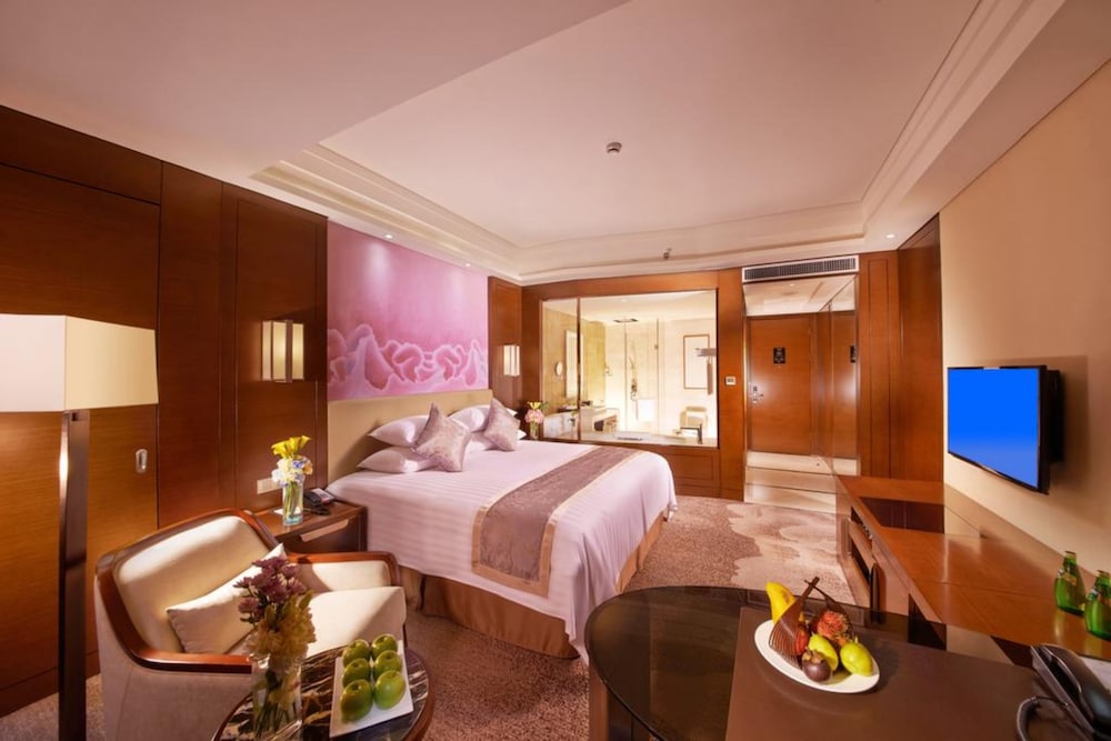 GRAND NEW CENTURY HOTEL FUYANG 24/34