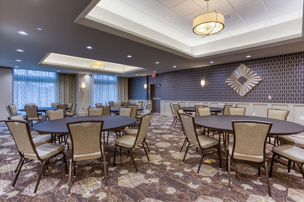 Drury Inn & Suites Columbus Polaris 40/50