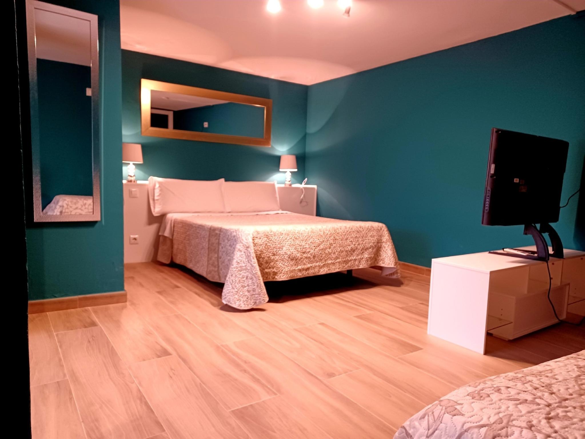 ROOM, TRIPLE