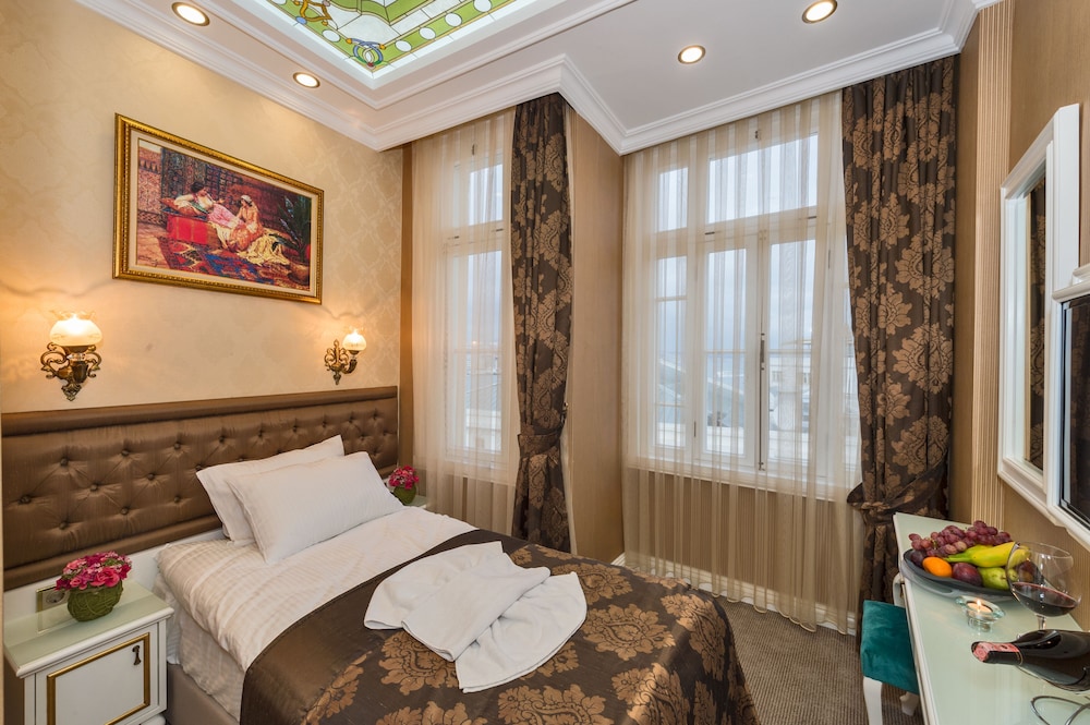 Alpek Hotel 26/67