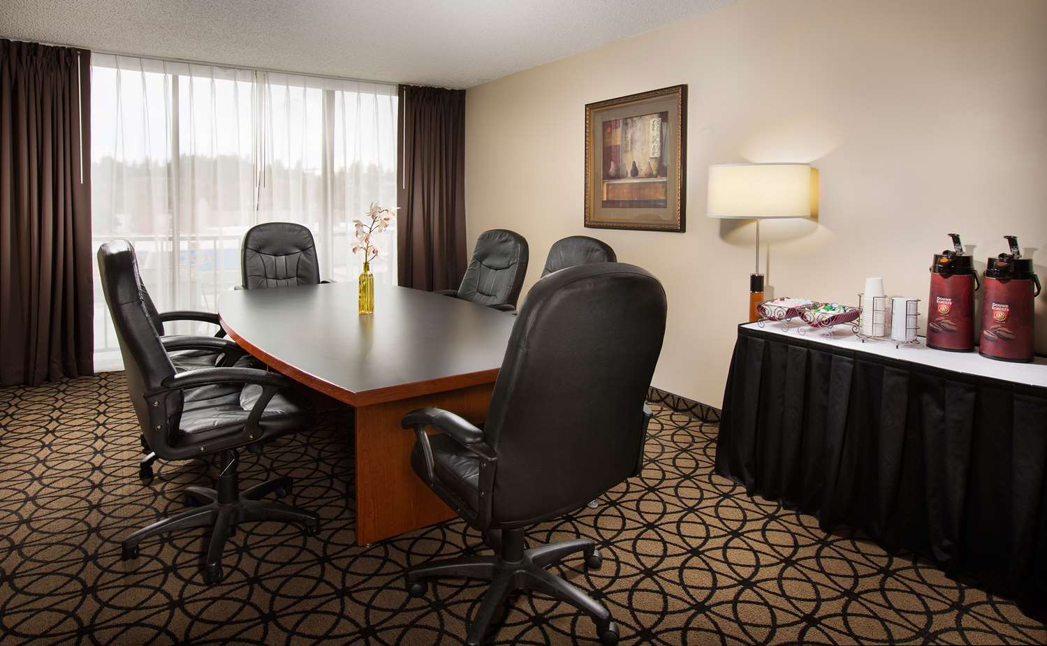Red Lion Inn & Suites Olympia, Governor Hotel 33/37