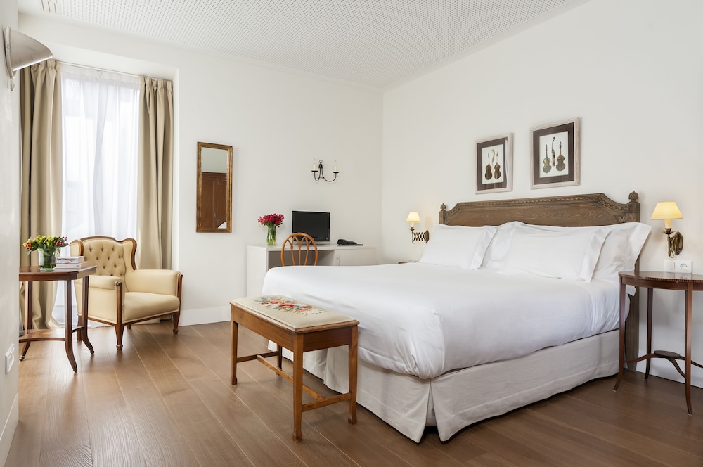Amadeus Hotel Sevilla 26/87