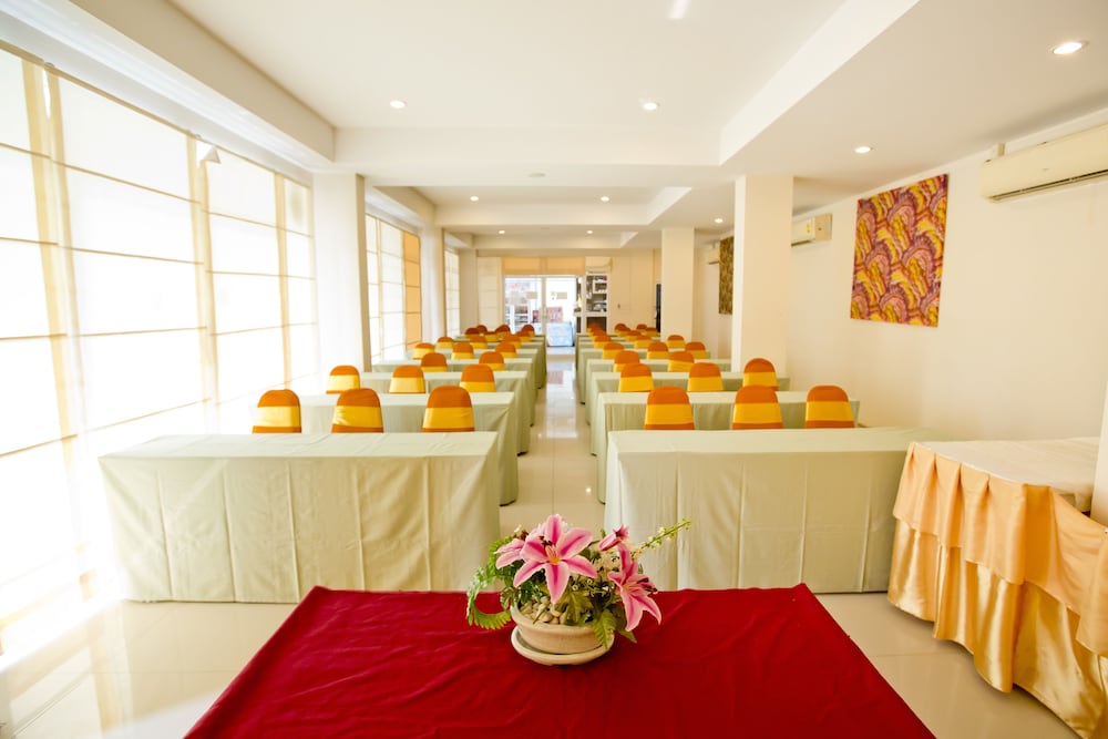 Sinsuvarn Airport Suite 56/67