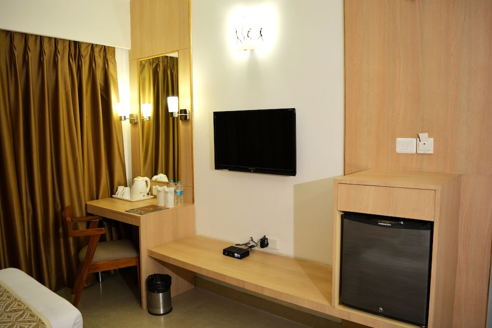 Krrish Clarks Inn 14/16