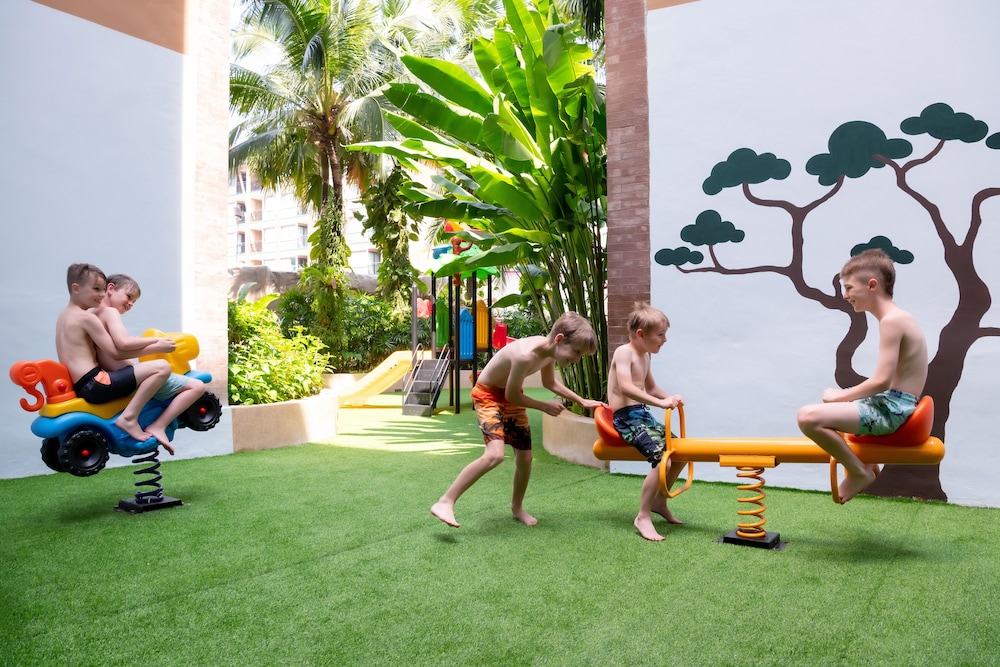 Novotel Phuket Vintage Park 54/60
