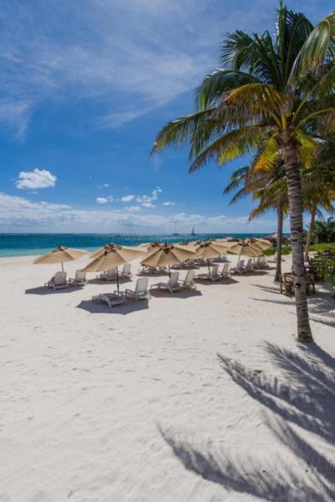 Hotel & Beach Club Ojo de Agua 41/49