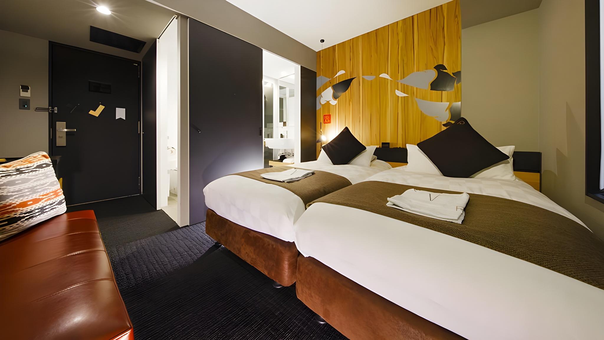 Hollywood, Standard, Twin Beds